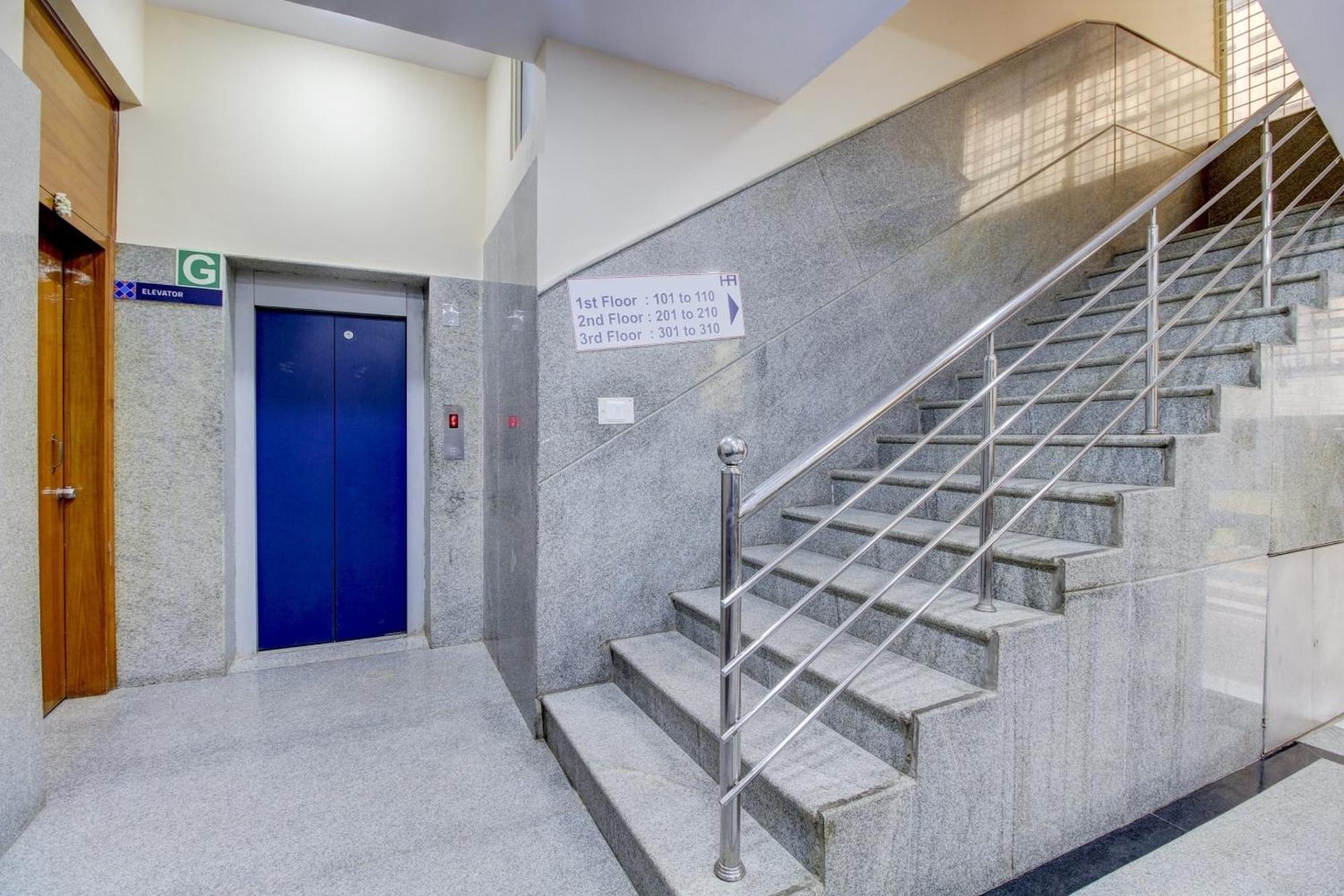 Super Hotel O Nar Comforts Near Ksr Railway Station Bangalore Esterno foto